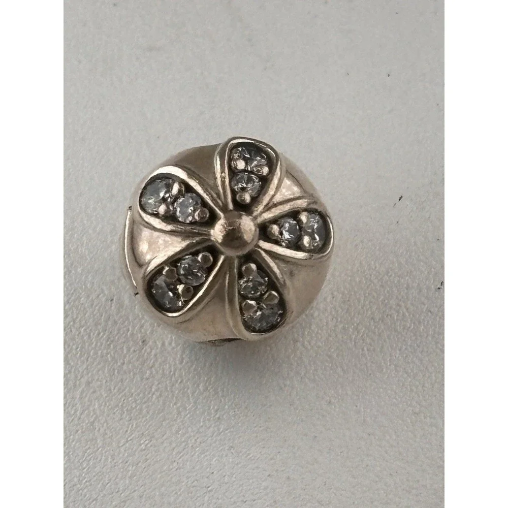NEW Pandora Dazzling Daisies Clip Model 791493CZ